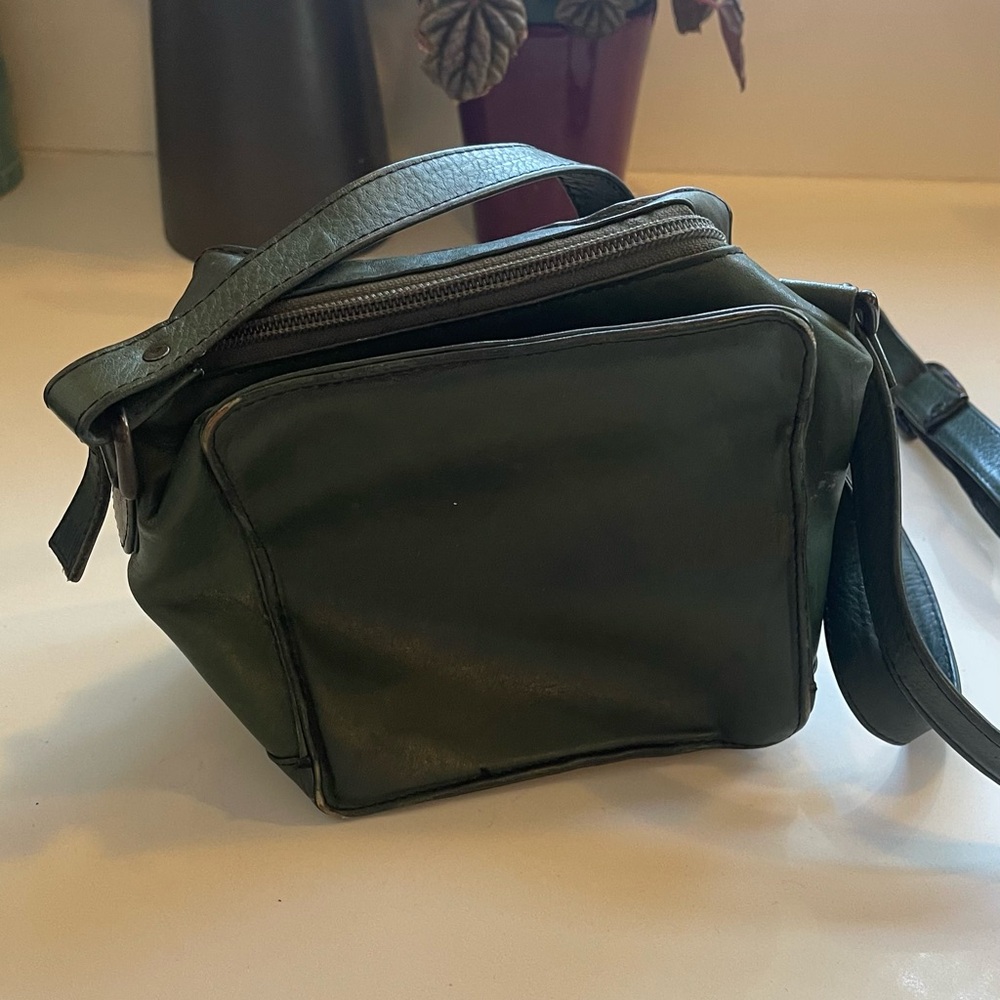 Genuine vintage SIMON Green leather shoulder bag crossbody made in Colombia